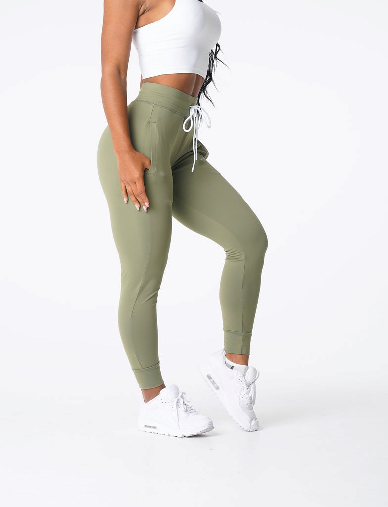 NVGTN Joggers Verde Oliva | 75426AGMY